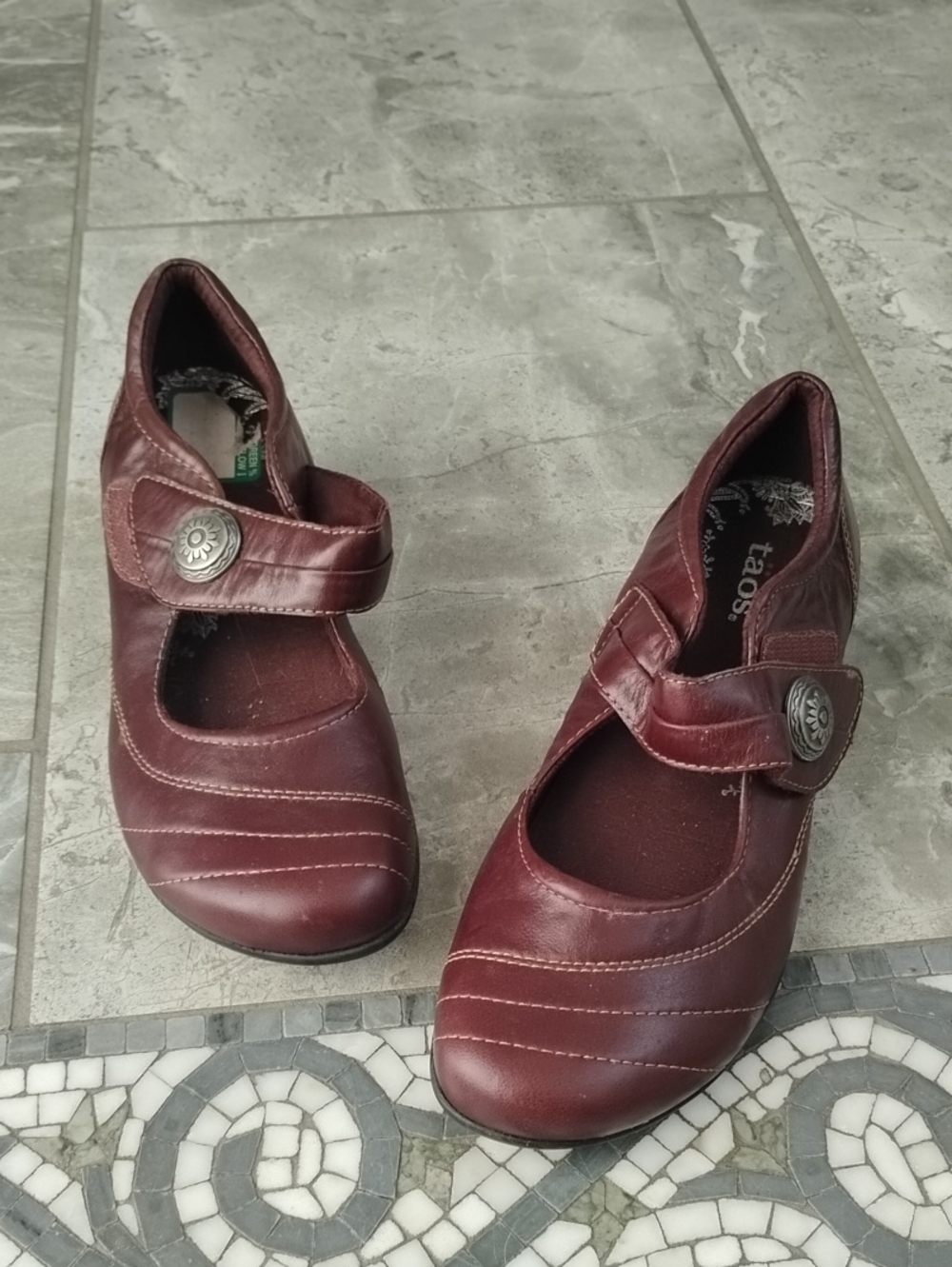 Taos Footwear Women's Burgundy Strap Mary Jane Flats